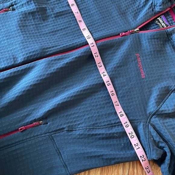 PATAGONIA Regulator Polartech  fleece lined full zippered layering jacket - Picture 4 of 8